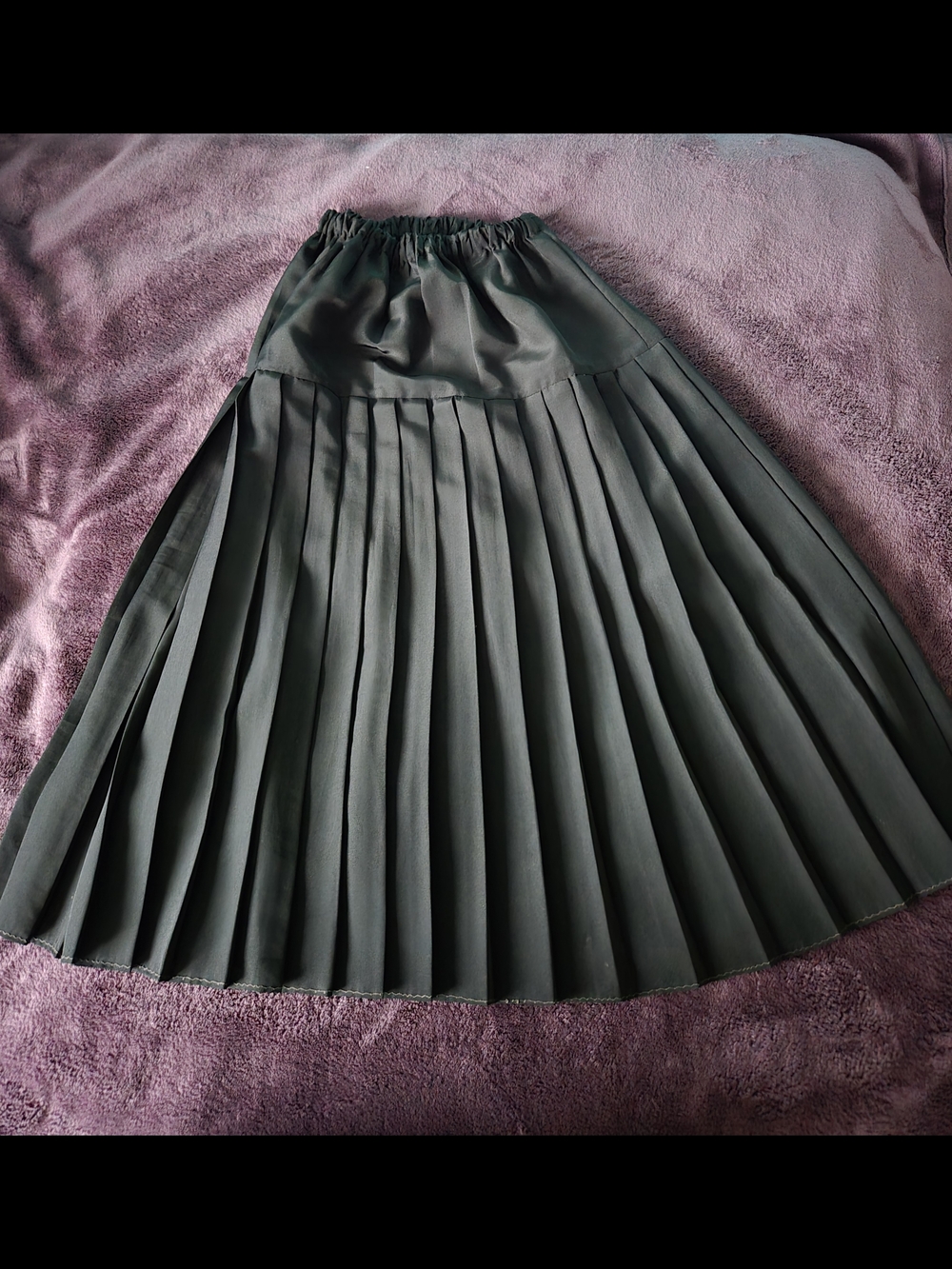 Handmade Black Pleated Midi Skirt with Elastic Waist 🖤
